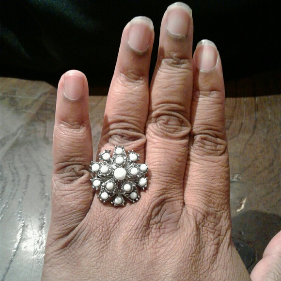 8 Rings - Picture 4 of 4